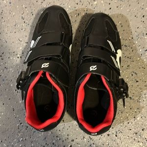 Peloton bike shoes. Size 40. Women size 9 and men size 7. Great condition